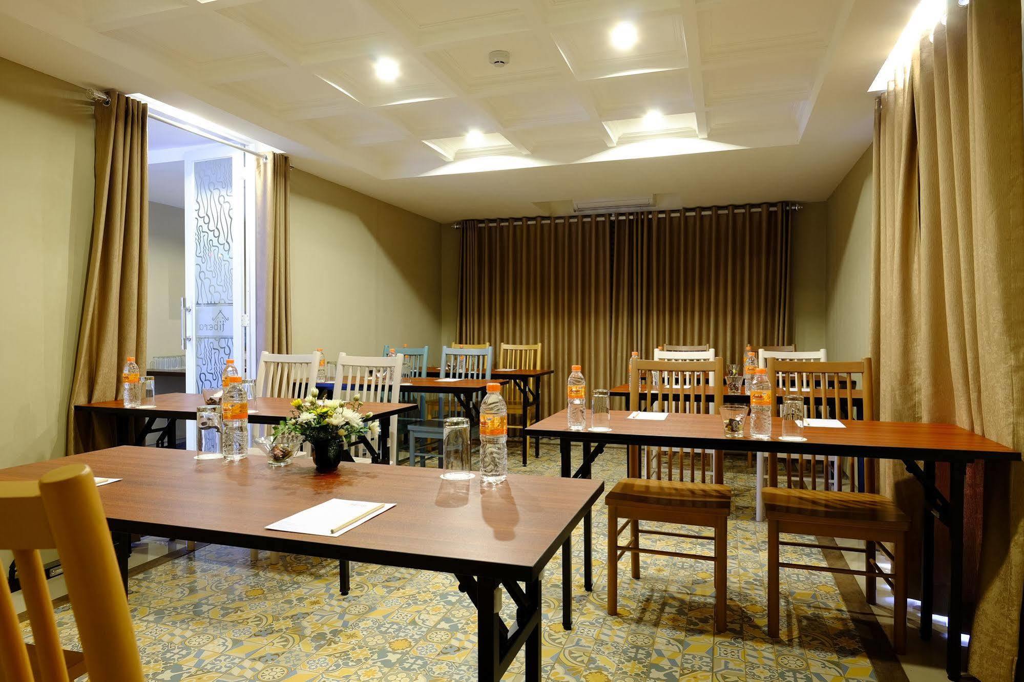 Tibera Hotel Ciumbuleuit Bandung Zewnętrze zdjęcie